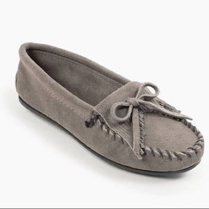 NWT - Minnetonka Kilty Hardsole Moccasins in Grey, size 7.5 but fits like an 8.